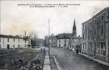 Iconographie - La place de la Mairie vers le calvaire et le monument aux Morts