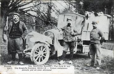 Iconographie - Voiture ambulance démolie par un obus allemand