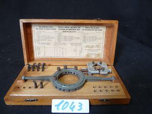 Iconographie - Clé universelle pour dévisser les montres