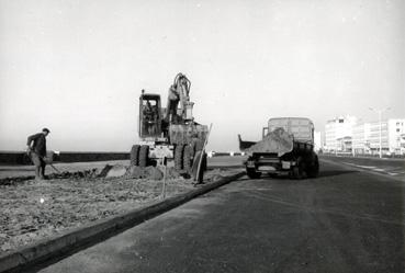 Iconographie - Construction des trottoires sur le remblai