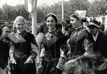 Iconographie - Les reines lors de la visite du général de Gaulle