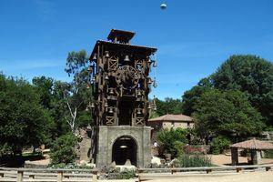 Iconographie - Le Grand Parc du Puy du Fou - Le carillon au village XVIIIe