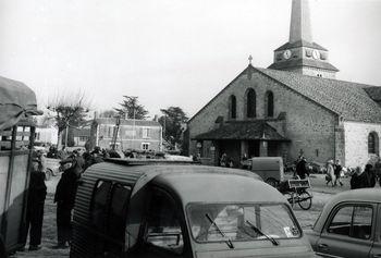 Iconographie - Marché aux volailles place Ernest Guérin