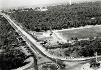 Iconographie - L'avenue de la Forêt à la hauteur du stade