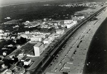 Iconographie - L'avenue de la Forêt à partir de la gare