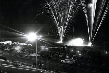 Iconographie - Feu d'artifice tiré sur la plage