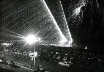 Iconographie - Feu d'artifice tiré sur la plage