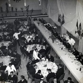 Iconographie - Le banquet au palais des Congrès