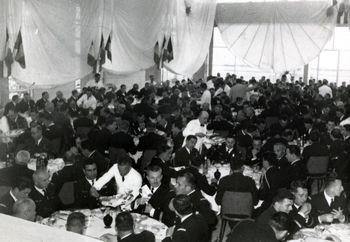 Iconographie - Le banquet au palais des Congrès