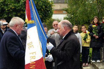 Iconographie - Cérémonie de remise du drapeau Section soldats de France