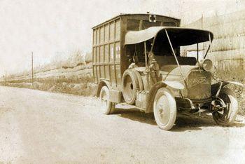 Iconographie - Chemin des Dames sur une route camouflé