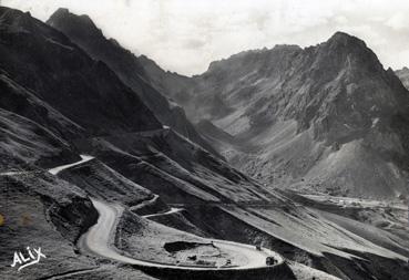 Iconographie - Le Tourmalet, le Fer à Cheval vu du sommet du col