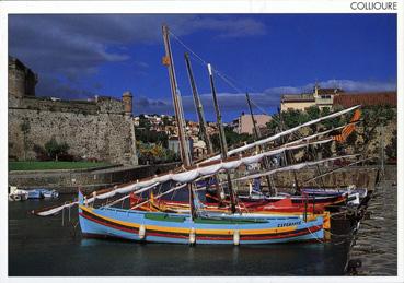 Iconographie - Barques du port anciennes embarcations traditionnelles des pêcheurs catalans
