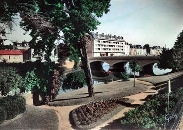 Iconographie - Le pont Isoire sur la Sarthe et le square