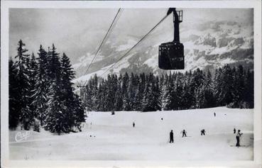 Iconographie - Le téléférique - Vue surles champs de ski du Bettex