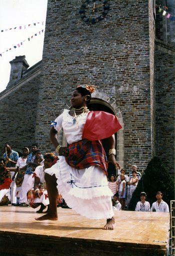 Iconographie - La Saint-Laurent - Danseuse antillaise