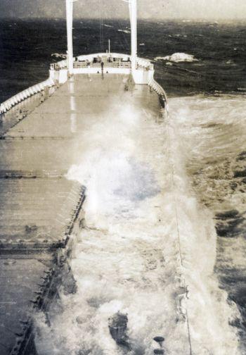 Iconographie - Tempête sur un navire détroit de Messine, Sicile