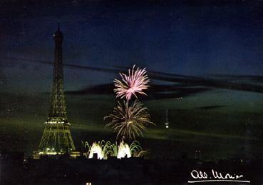 Iconographie - Feu d'artifice sur la tour Eiffel
