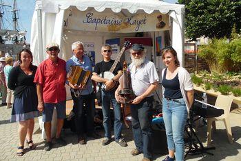 Iconographie - Semaine du Golfe - Groupe Filaj sur le stand de l'OPCI