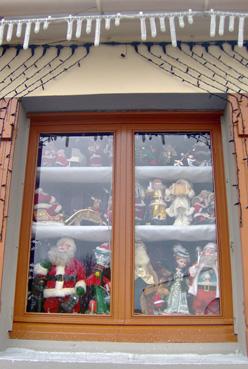 Iconographie - Maison du père Noël - Automates aux fenêtres