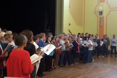 Iconographie - La Chorale éphémère en concert salle des fêtes de Graville