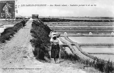 Iconographie - Les marais salants - Saulnière portant le sel au tas