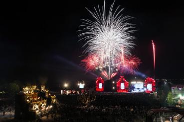 Iconographie - Feux d'artifice de Jacques Couturier au Festival Hellfest