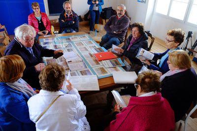 Iconographie - Chanteuses islaises et enquêteurs