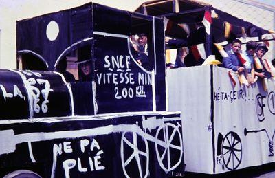 Iconographie - Kermesse locale - Locomotive