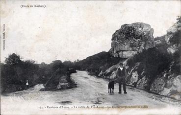 Iconographie - La vallée de Tré-Auray - La roche surplombant la vallé