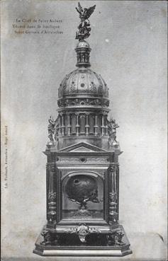 Iconographie - Le chef de Saint-Aubert vénéré dans la basilique Saint-Gervais