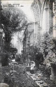 Iconographie - Ruines Toussaint