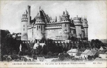 Iconographie - Château de Pierrefonds - Vue prise sur la route de Villers-Cotterets