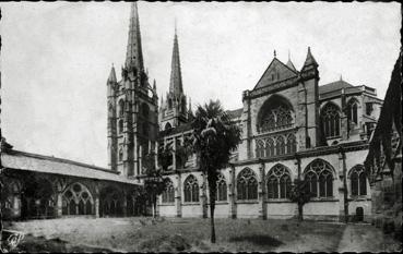 Iconographie - La cathédrale Sainte-Marie - Le cloître et les flèches