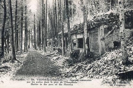 Iconographie - Cagnas construites par les Poilus dans le parc de l'Hostellerie