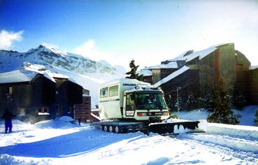 Iconographie - Chenillette ambulance à Avoriaz