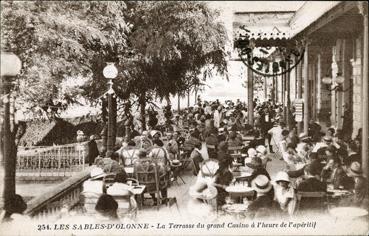 Iconographie - La terrasse du Grand Casino à l'heure de l'apéritif