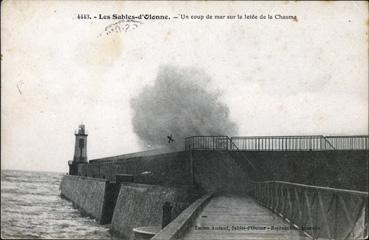 Iconographie - Un coup de mer sur la jetée de la Chaume