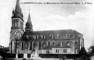 Iconographie - Le monument aux Morts devant l'église