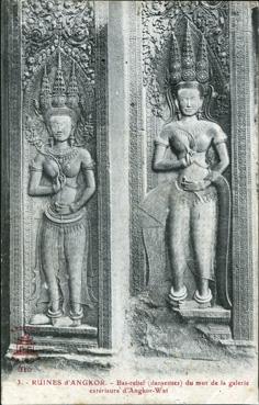 Iconographie - Bas-relief (danseuses) du mur de la galerie extérieure d'Ankor-Wat