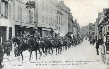 Iconographie - Artillerie anglaise traversant la ville