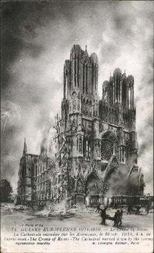 Iconographie - La cathédrale incendiée par les Allemands