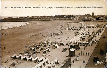 Iconographie - La plage, le remblai, à droite, le Casino, la tour d'Arundel