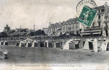 Iconographie - Vue sur le remblai prise de la plage