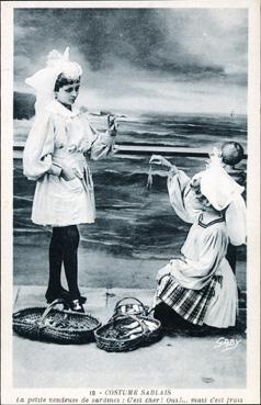 Iconographie - Costume sablais - La petite vendeuse de sardines