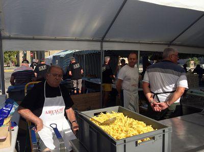 Iconographie - Feux de la Saint-Jean - Cuisson des frites