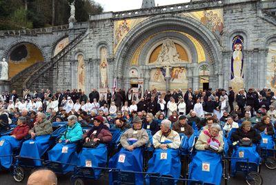 Iconographie - Pèlerinage vendéen à Lourdes