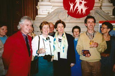 Iconographie - Les frères Martineau recoivent le Prix de la Famille 1994, à Paris