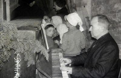 Iconographie - Représentation théâtrale avec pianiste