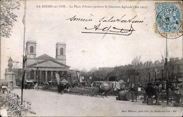 Iconographie - La place d'Armes pendant le concours agricole (mai 1903)